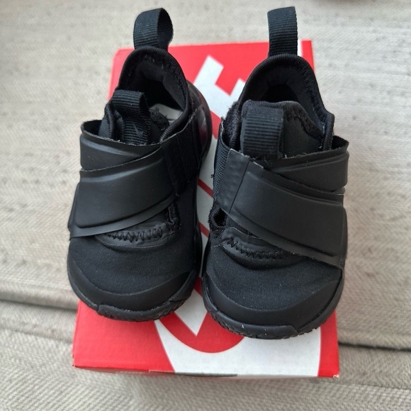 Nike Flex Advance shoes - Picture 3 of 5